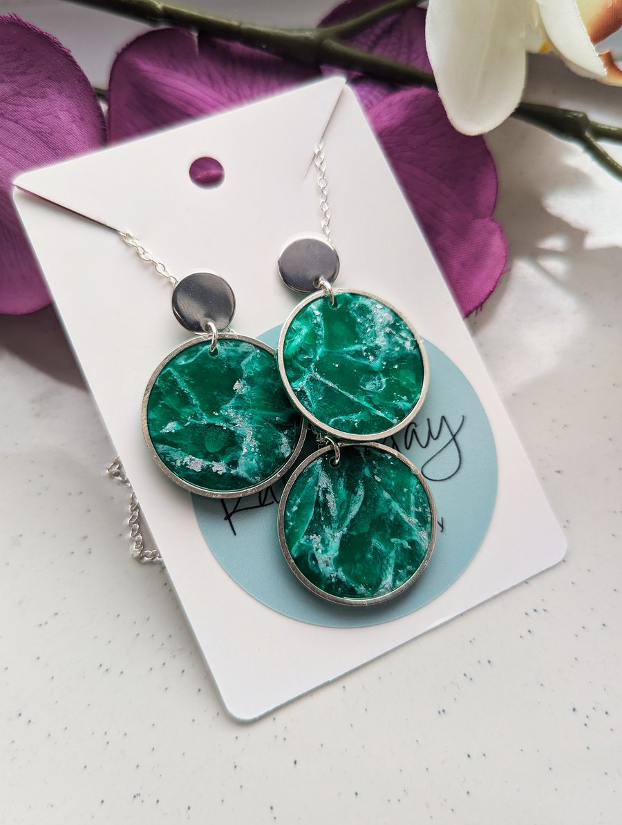 Green Crystal-Effect Earrings & Necklace