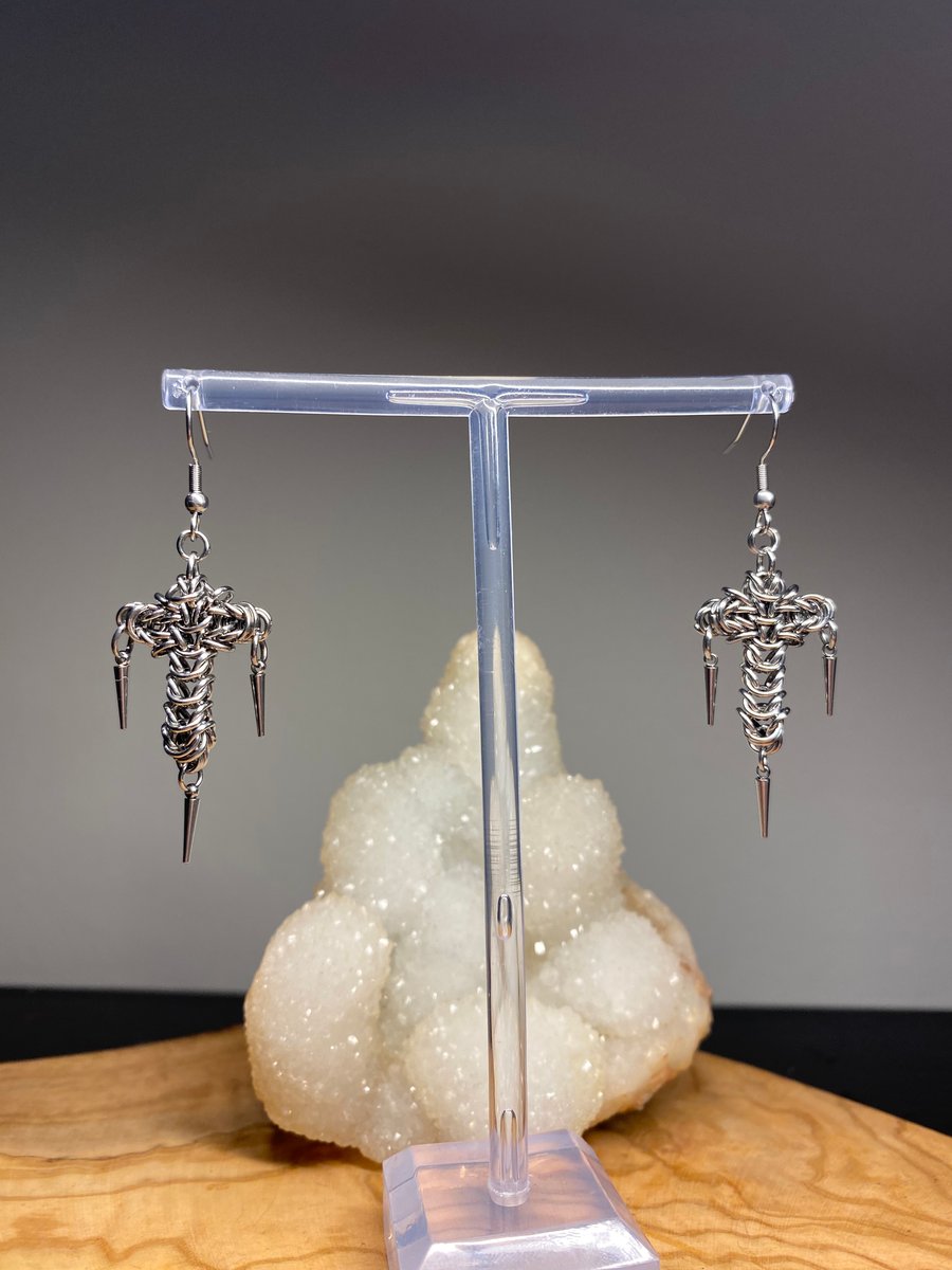 Hedy - Chainmail Cross Earrings 