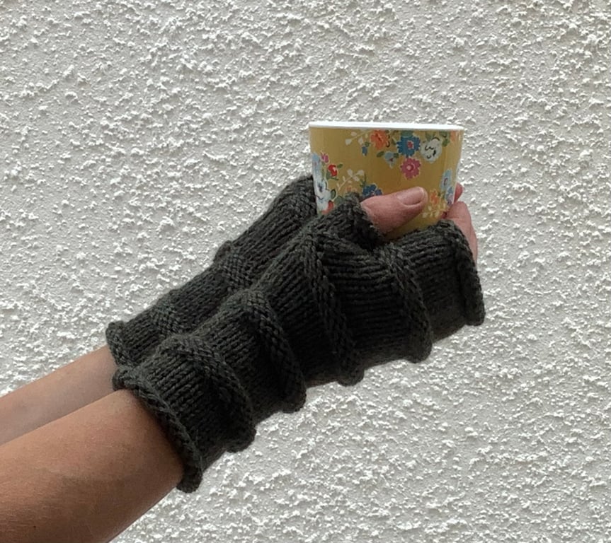 FINGERLESS MITTS , gloves. .'Tamar Valley'  Alpaca,wool. D. Green .