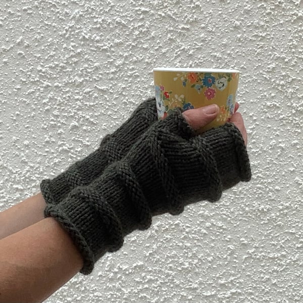 FINGERLESS MITTS , gloves. .'Tamar Valley'  Alpaca,wool. D. Green .
