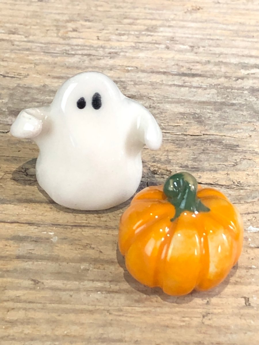 Teeny hugging ghost and pumpkin set in hexagon gift box