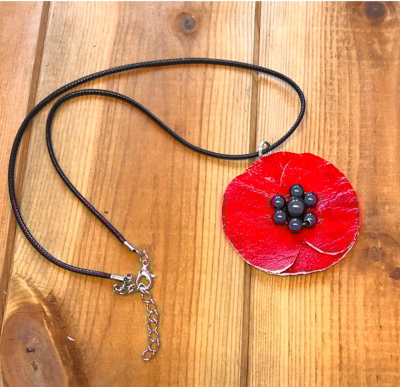 Poppy pendant
