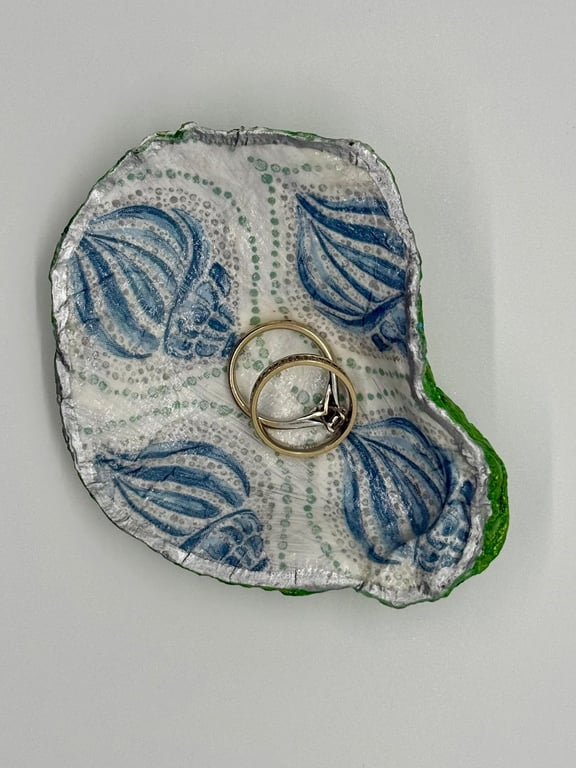 Oyster shell jewellery tray - seaside design