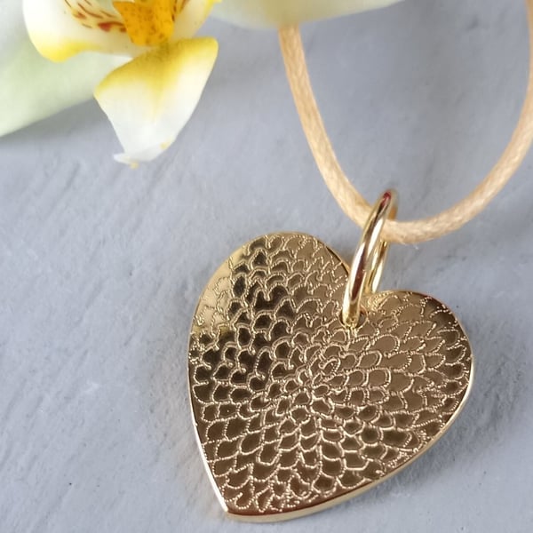 9ct Gold Chrysanthemum Hand Engraved Heart Pendant