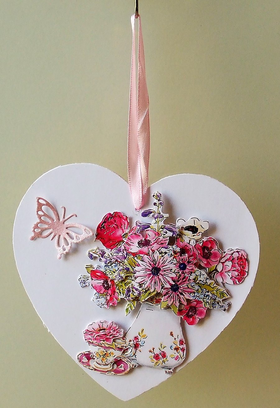 Small Wooden Heart Plaque, Pink Gerbera