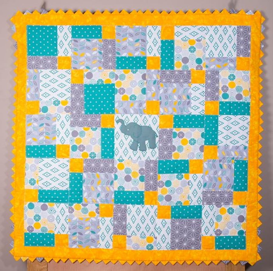 Baby Elephant cot quilt