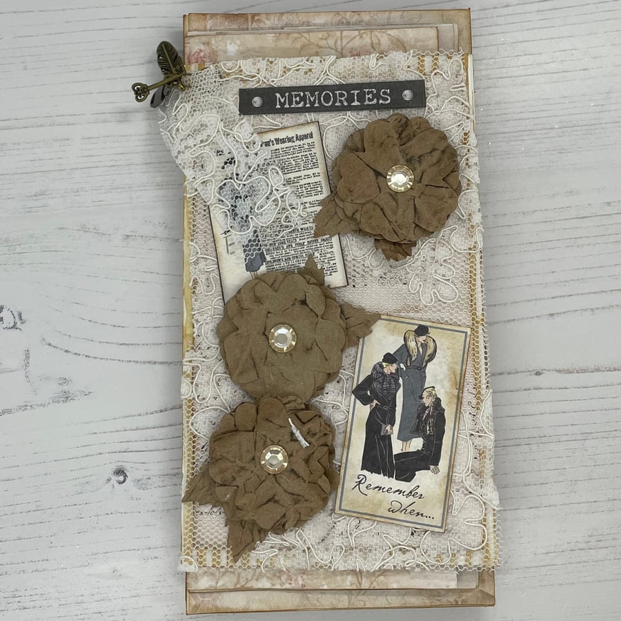 Folio - Memories Junk Flip Flop Folio by Carolee Crafts PB9 - 0023