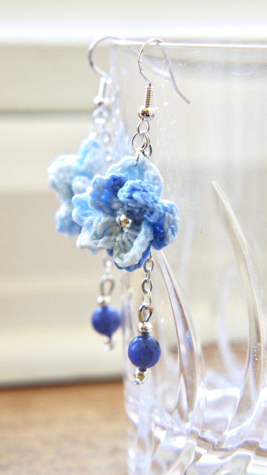 Lapis-lazuli crochet earrings 
