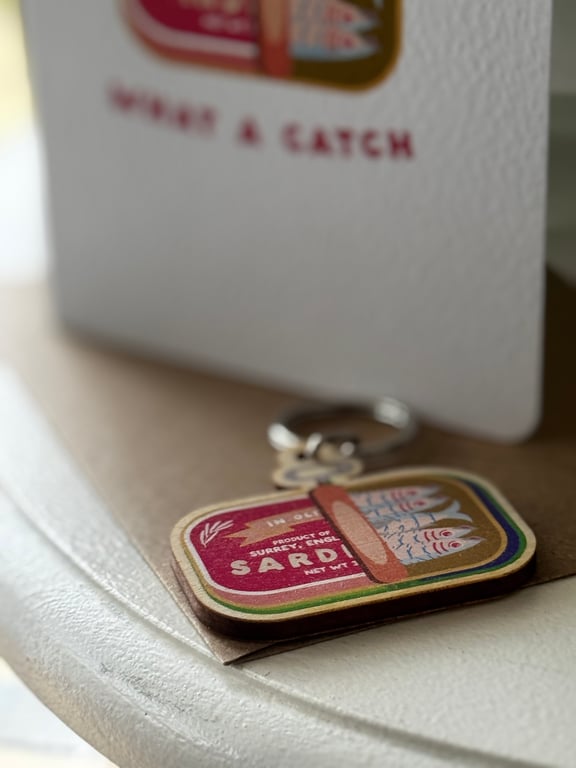 VALENTINES greetings cards Sardines What A Catch and wooden keyring set (QM245)