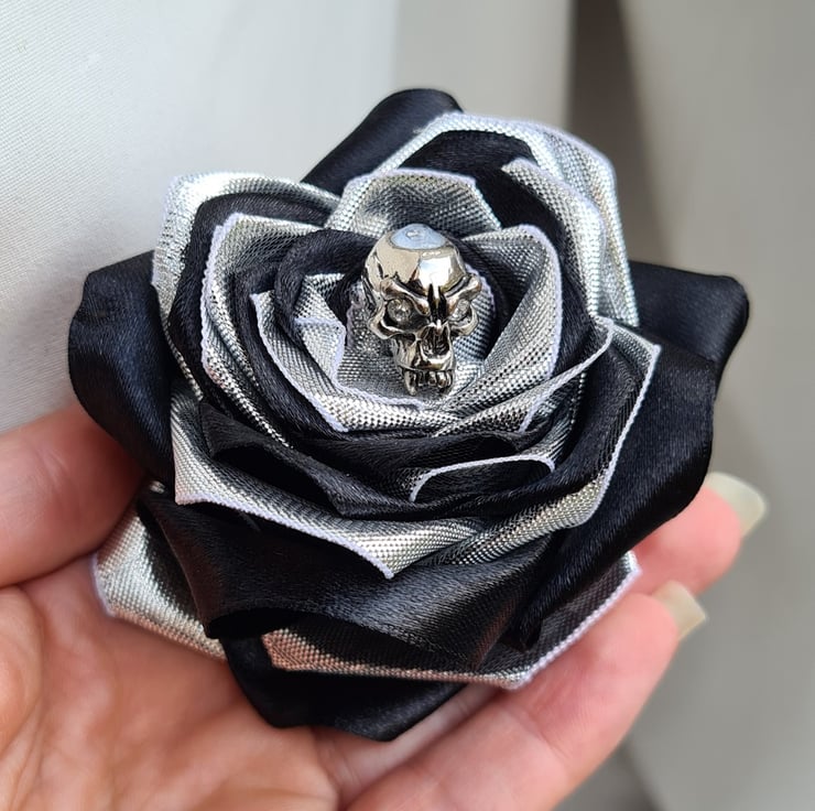 Black Silver Vampire Skull Ribbon Rose Folksy