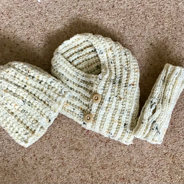 Hats, Beanie, Bobble, Neck Warmers. Scarf, Gift. Winter Warmer, New Stock