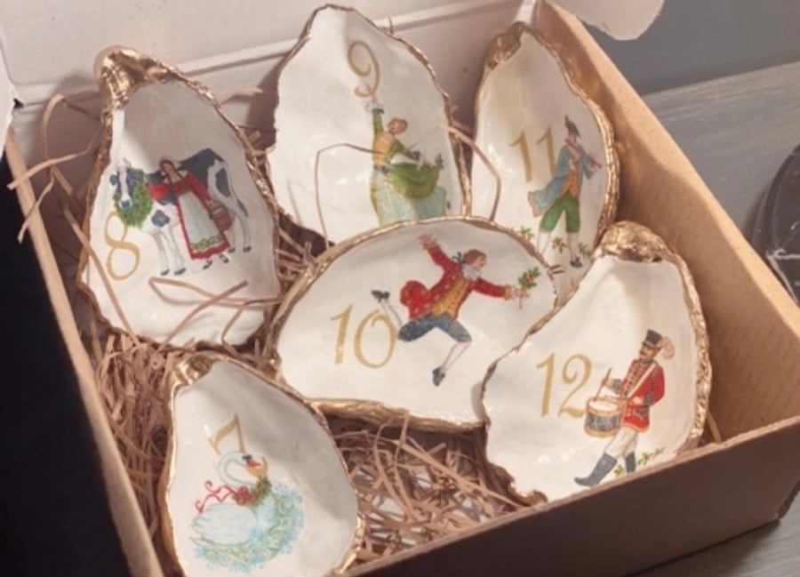 12 days of Christmas oyster decorations 