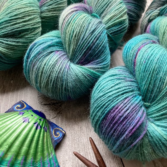 Hand dyed yarn 4 ply BFL 100g Mermaid