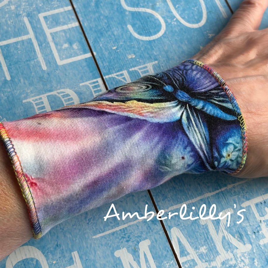 Wide wrist cover in pastel shades single layer