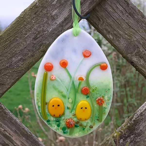 Fused glass easter egg hanging decoration with two little chicks