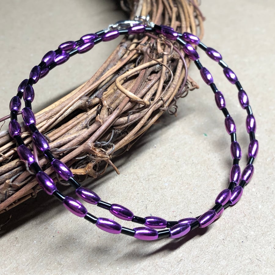 Shiny purple beaded choker necklace