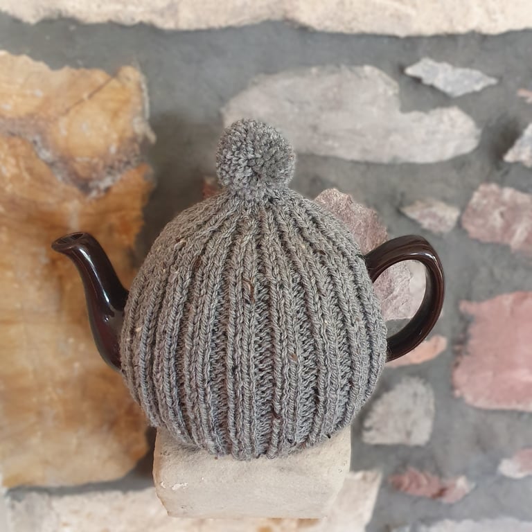 Medium Tea Cosy for 6 Cup,1.1 lt Tea Pot, Hand Knitted, Brown Betty Compatible