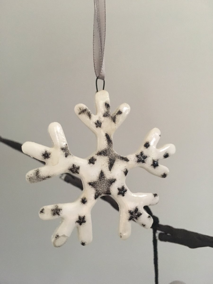Snowflake with Star pattern