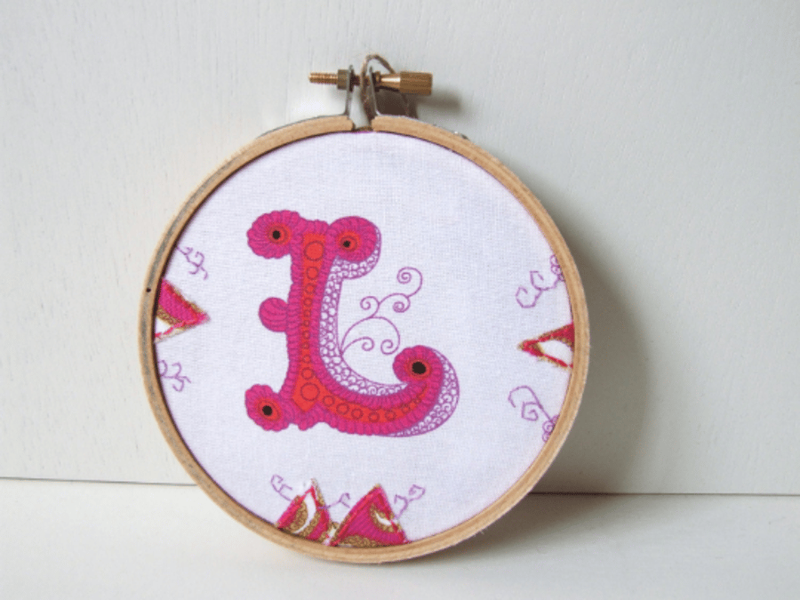 L embroidery hoop, initial letter L embroidery, 