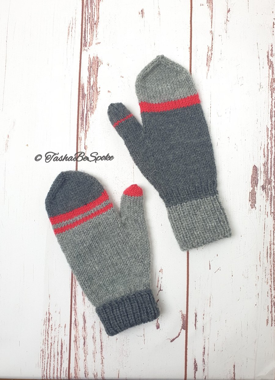 Hand knitted wool mittens, Unisex classic mittens, Mismatched mittens