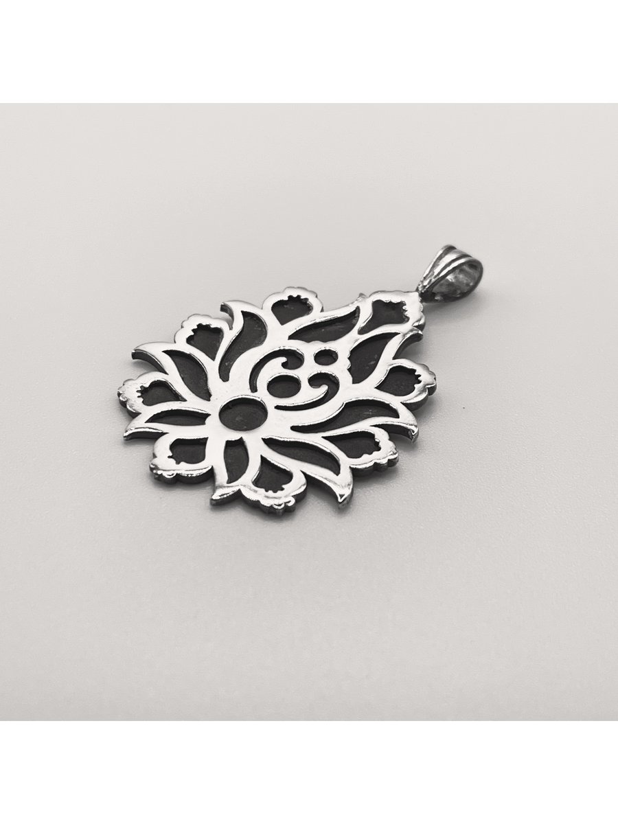 Shah Abbasi Silver Pendant 