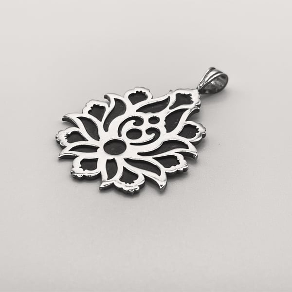 Shah Abbasi Silver Pendant 