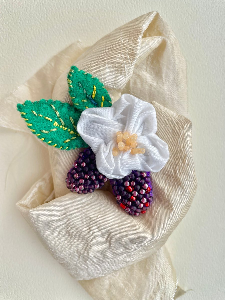 Blackberry brooch, ladies beaded felt embroidered lapel pin, gift for her 