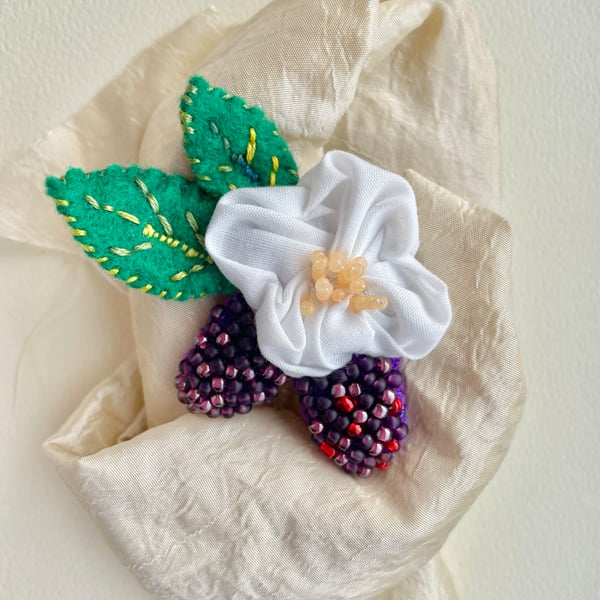 Blackberry brooch, ladies beaded felt embroidered lapel pin, gift for her 