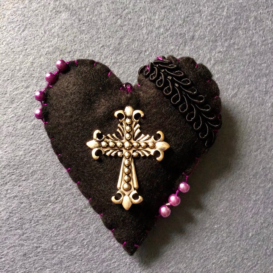 Gothic Heart Brooch Pin