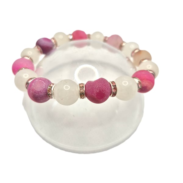 Pink druzy and rose quartz beaded stretcht bracelet with faux crystal rondelles