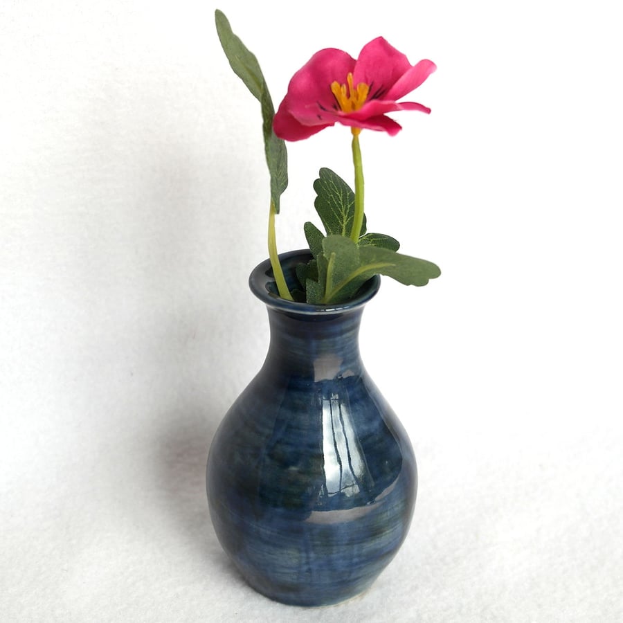 18-348 Stoneware pottery hand thrown bud vase small