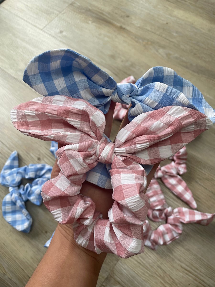 Large Gingham bow scrunchies 