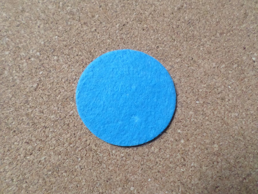 10 x Felt Circles - 40mm - Bright Blue 