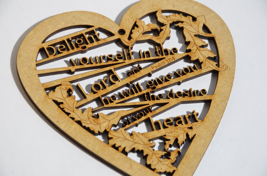 Large wooden heart - Delight (Psalm 37:4)