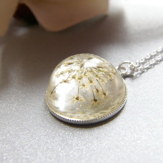Queen Annes Lace Winter Snowflake Necklace in Resin Botanical Flower 