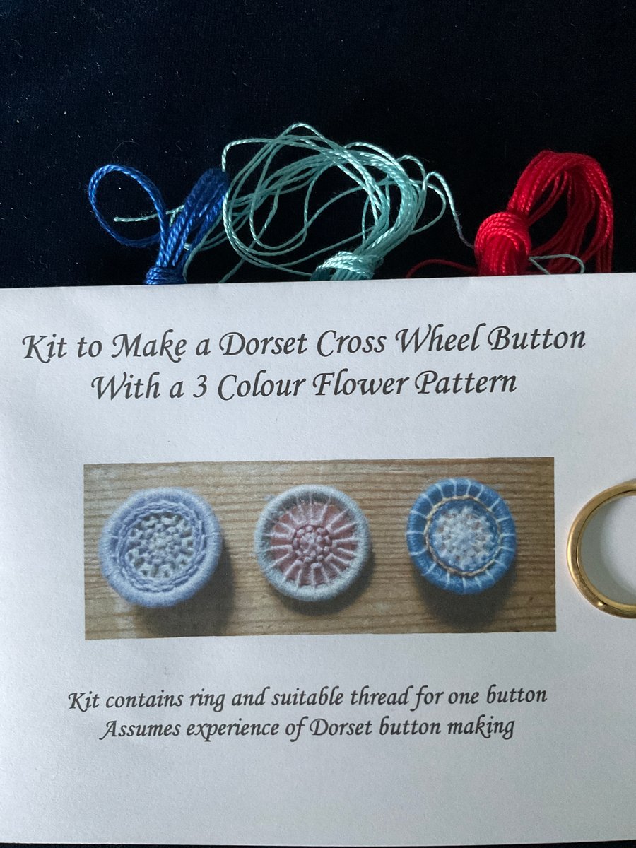 Dorset Button Flower Pattern Kit, Red, Aquamarine and Deep Blue, F7
