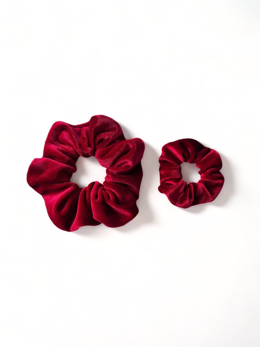 Mama & Baby Crimson Velvet Scrunchies