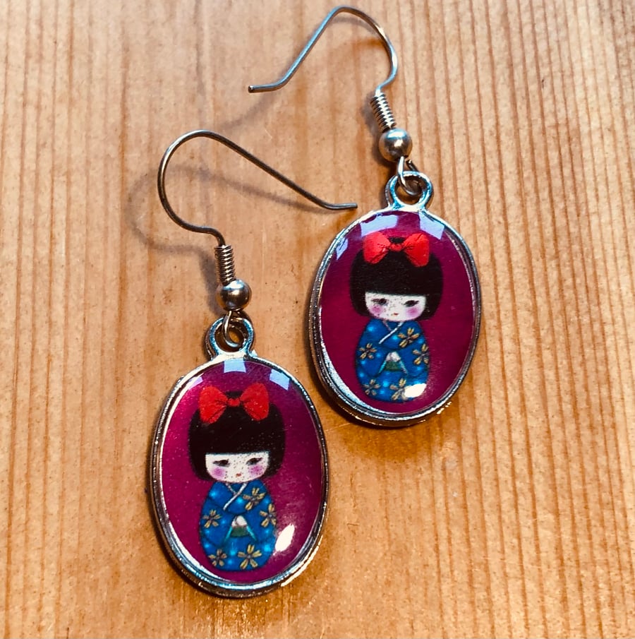 Kimono girl burgundy earrings