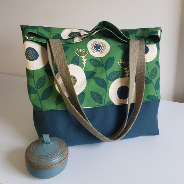 Tote bag: comtemporary floral design in green