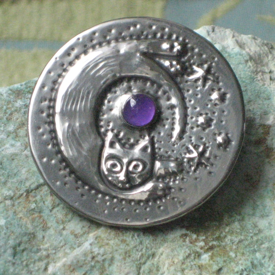 Leaping Cat Amethyst Brooch in Silver Pewter