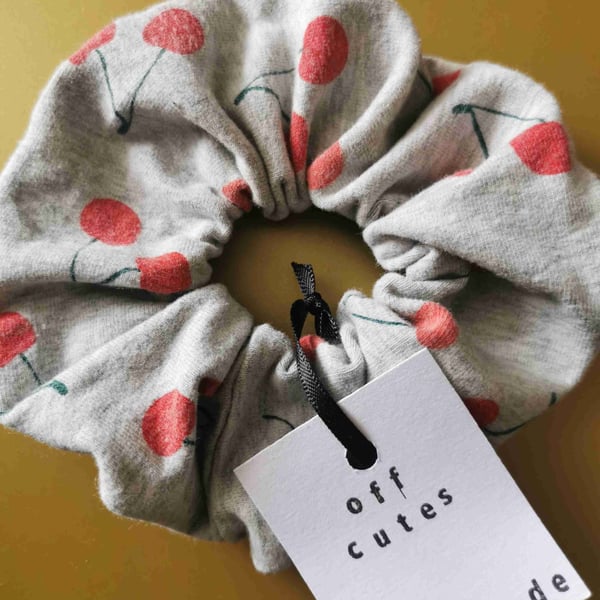 Jersey Cherries Scrunchie 