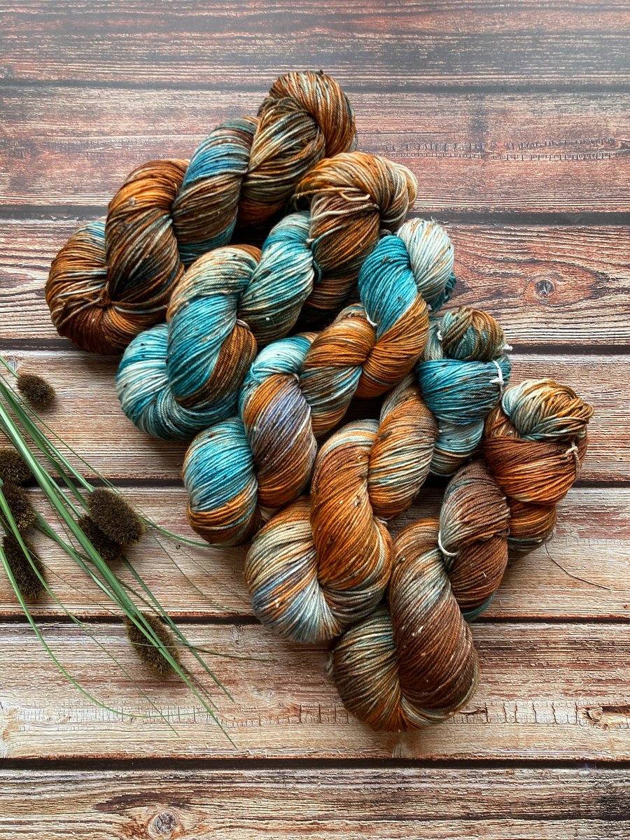 Hand dyed knitting yarn Fingering merino tweed 100g Foxfire