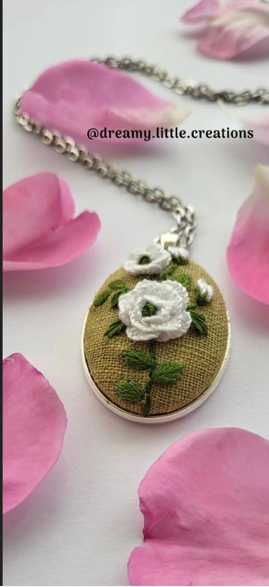 Rose necklace,white Roses,Embroidered necklace,Floral necklace