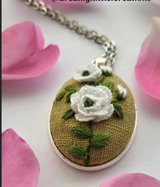 Rose necklace,white Roses,Embroidered necklace,Floral necklace