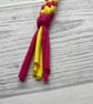 Macrame keyring in yellow and pink recycled t-shirt yarn - Image 2