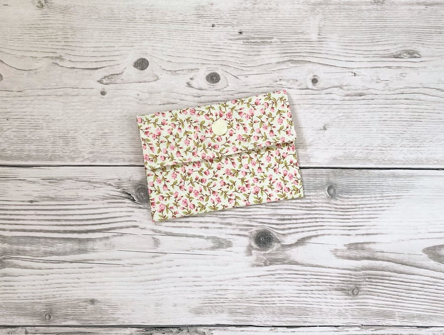 Card holder pouch. Loyalty, credit, debit cards purse. Ditsy cream and pink.