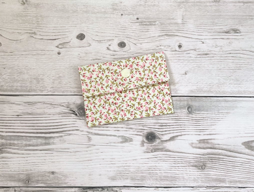 Card holder pouch. Loyalty, credit, debit cards purse. Ditsy cream and pink.