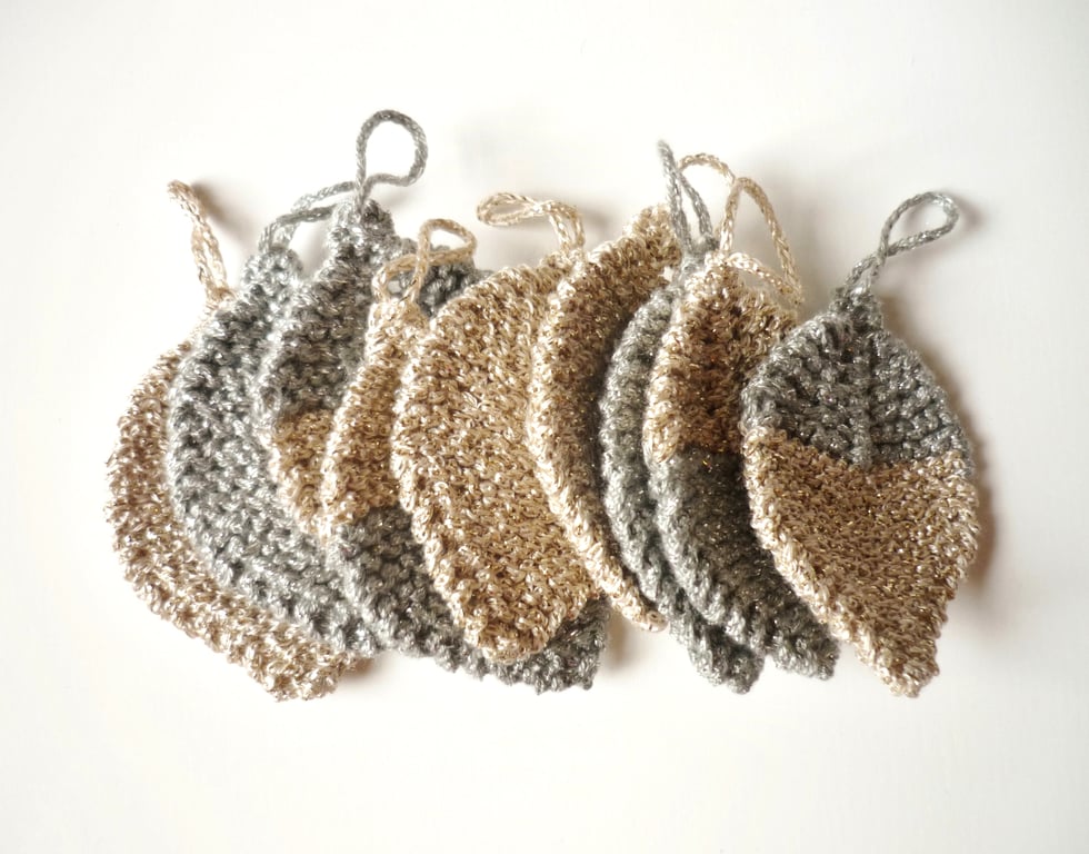 Christmas tree ornaments - Winter wedding favours - Gift tags