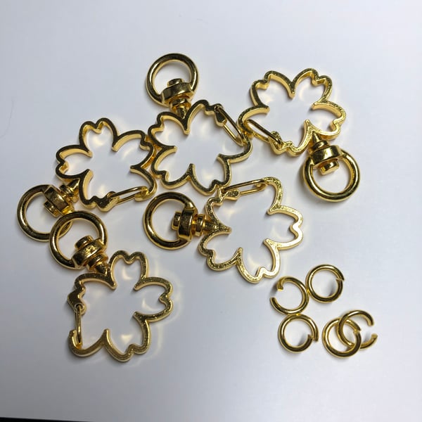 Flower shape gold coloured keyring bag clips