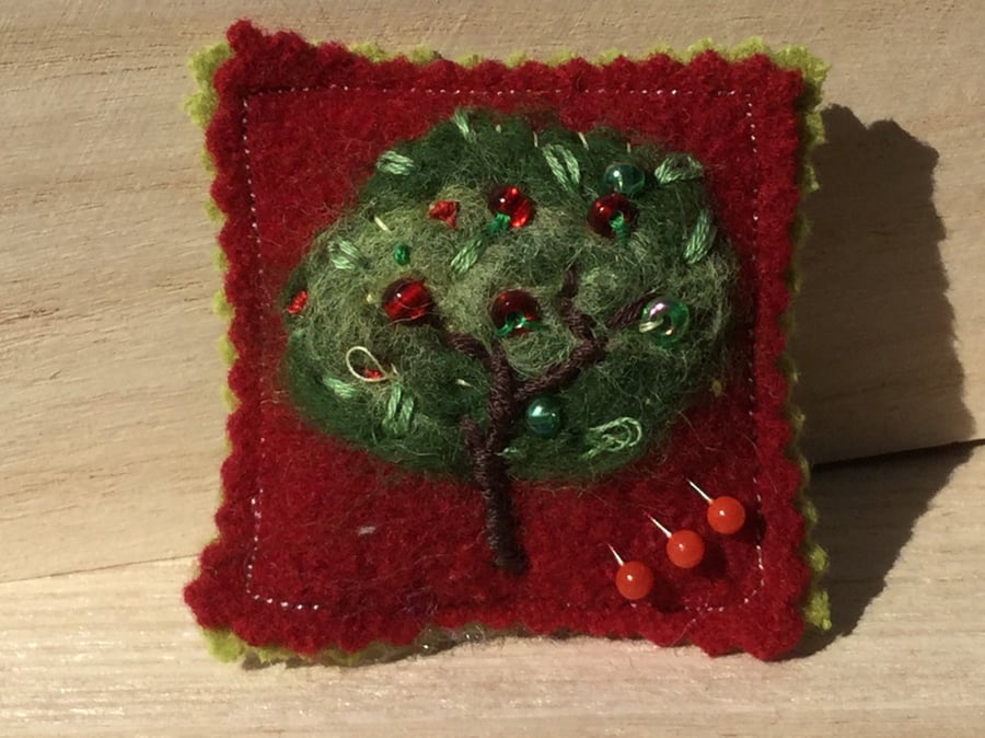 Summer pin cushion